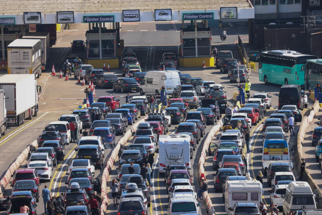 Easter Travel Hell at Dover: Storm Nelson and Long Queues Leave Thousands Stranded
