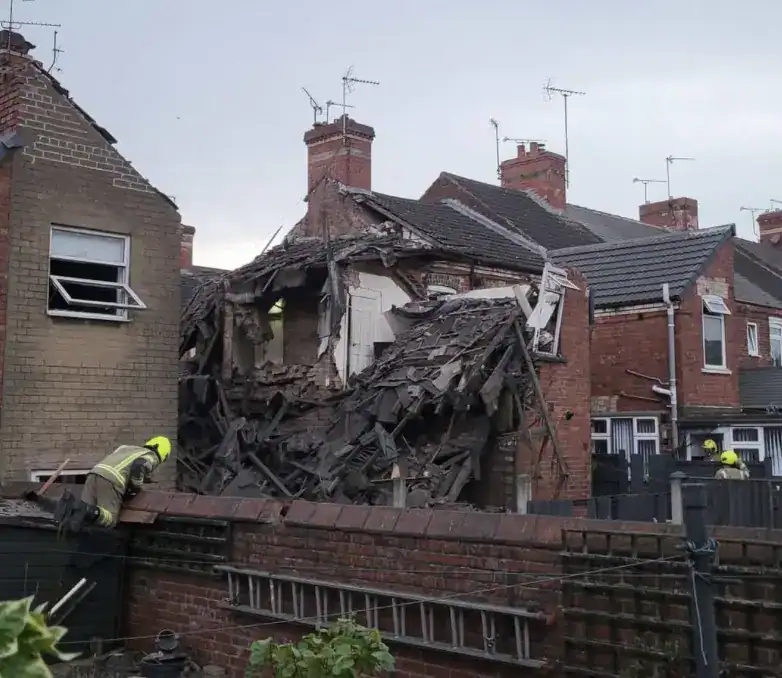 Worksop Gas Explosion Kills Man and Rupts Homes, Neighbours Left Shocked