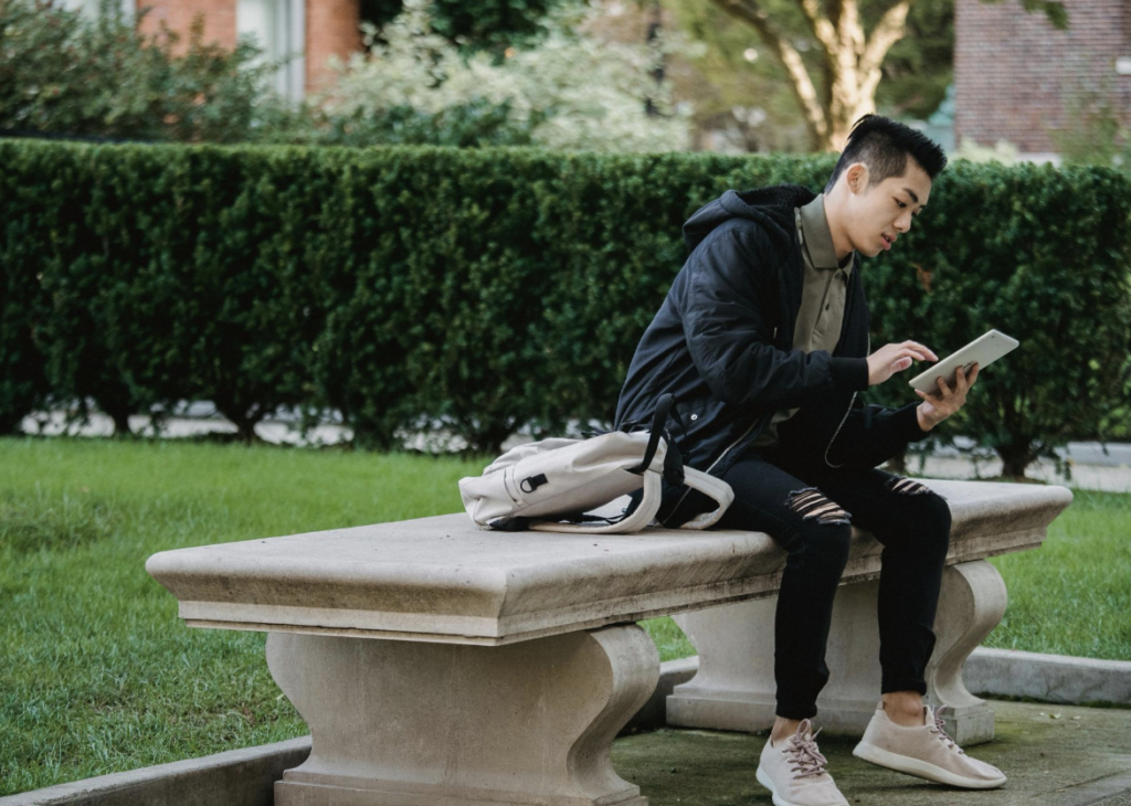 Increase in Digital Reading Reported as More Residents Utilize Online Apps
