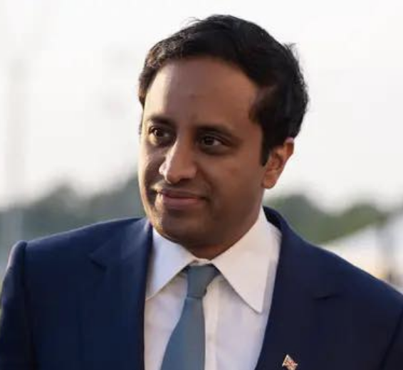 Dispute Arises Over Social Housing Deportation Policy