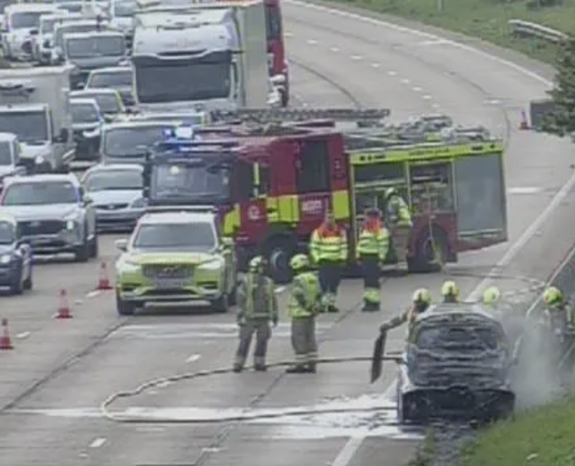 M25 Anticlockwise Closed Due to Vehicle Fire Causing 4 Mile Traffic Backlog