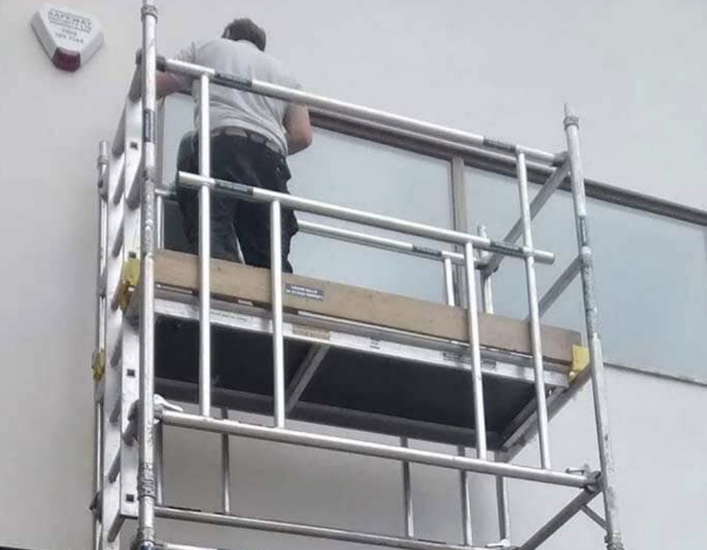 Key Safety Features to Check in a Mobile Access Tower