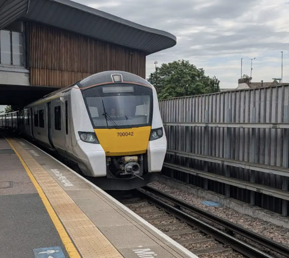 Person Struck by Train Causes Major Disruption to Southeastern and Thameslink Services